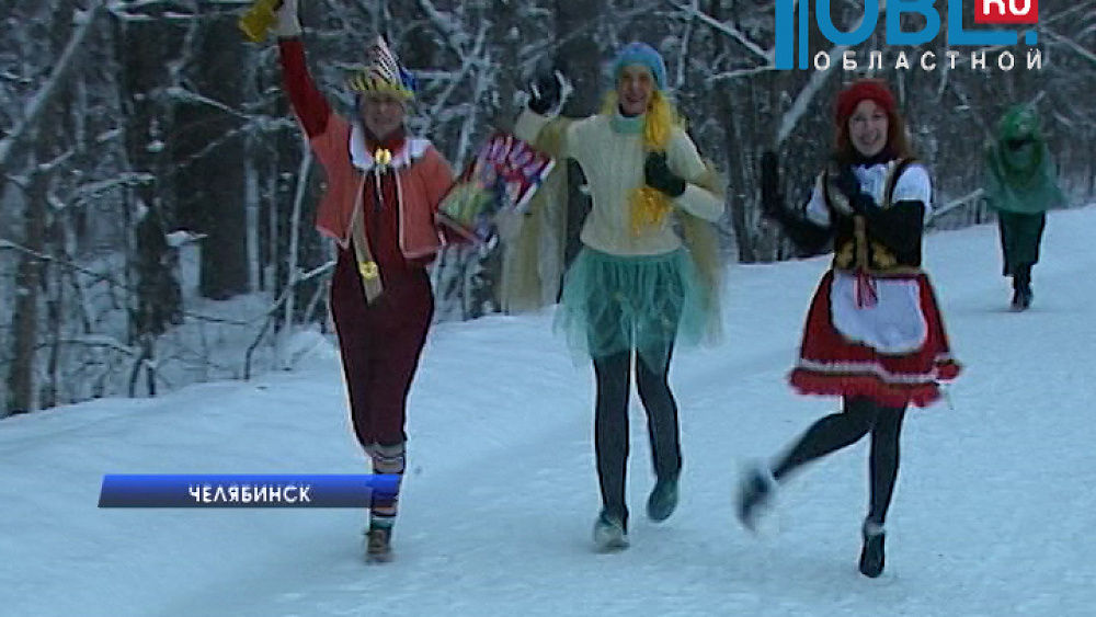 Участники движения "Park run" устроили забег в карнавальных костюмах