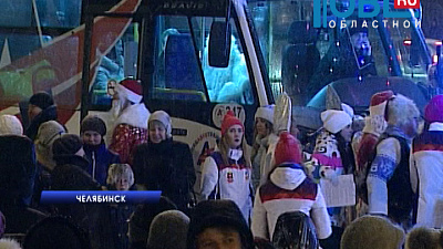 Новогодний автобус доставил в ледяной городок финалистов конкурса "Дед Мороз и Снегурочка Южного Урала"