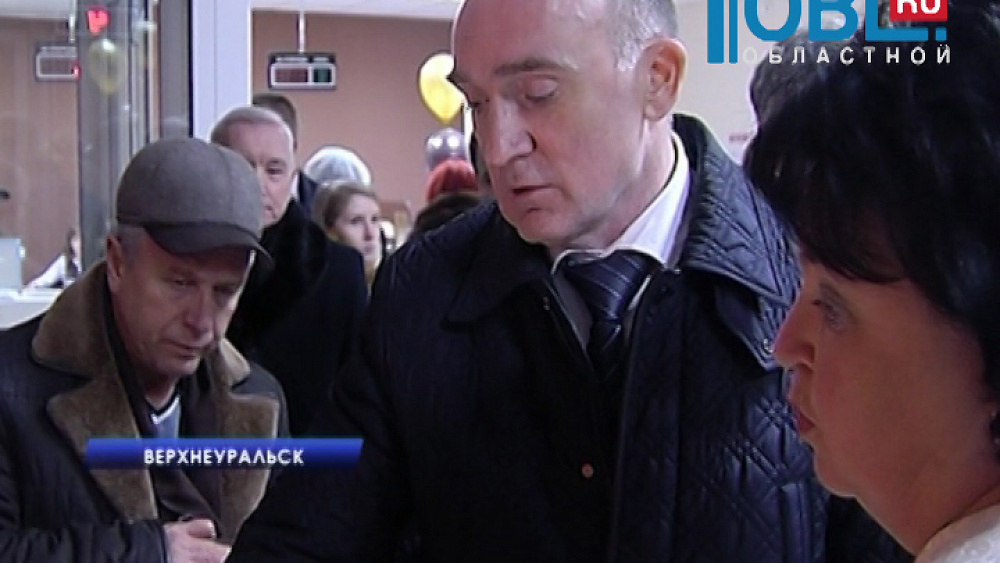 Губернатор открыл новый бассейн и многофункциональный центр 