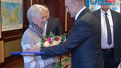 Вдове Валерия Белоусова вручили перстень Зала хоккейной славы