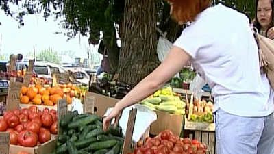 Жители города жалуются на стихийные рынки на улицах