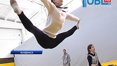 В Челябинске циркачи-любители устроили акробатический батл