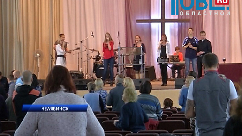 Религиозные адепты танцами пугают челябинцев