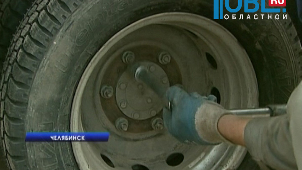 Синоптики обещают похолодание, ГИБДД советует водителям поменять летнюю резину на зимнюю