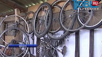 Изобретатель из Миассе собрал трехколесный веломобиль