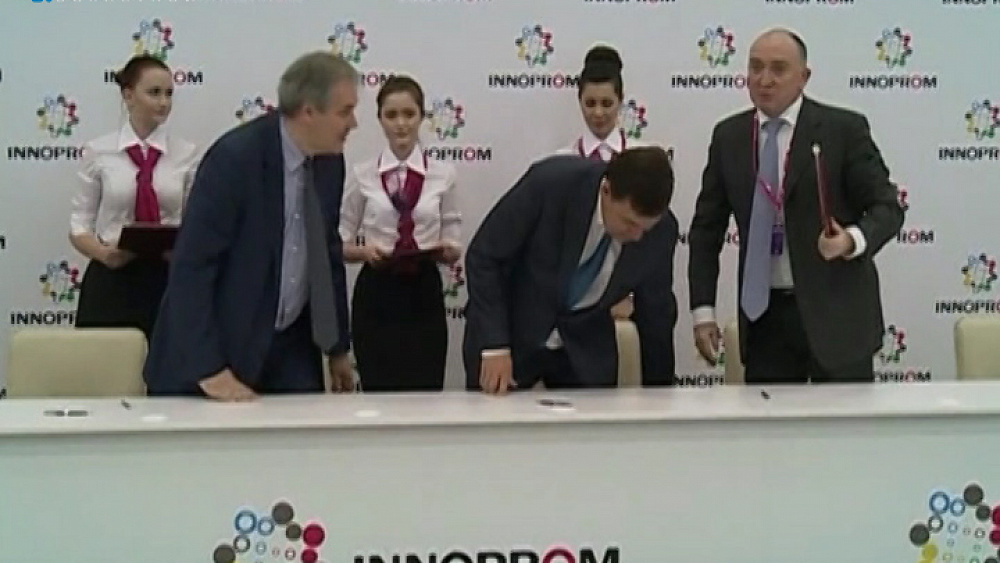 Борис Дубровский ведет переговоры с представителями Свердловской области, Индии и Китая