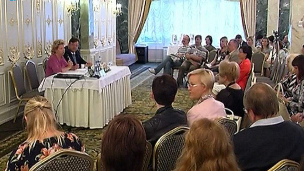 Елена Ямпольская встретилась с участниками фестиваля СМИ