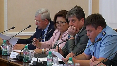 Борис Дубровский поручил усилить профилактику коррупции в органах исполнительной власти региона 