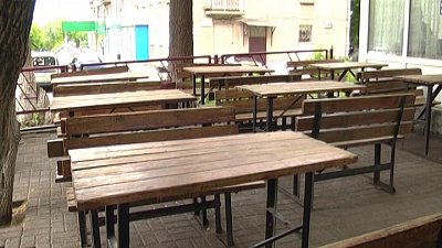 Зоозащитки требуют наказать тех, кто спаивает птицу