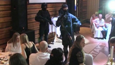 Челябинцы стали звать спецназ для поздравлений и розыгрышей 