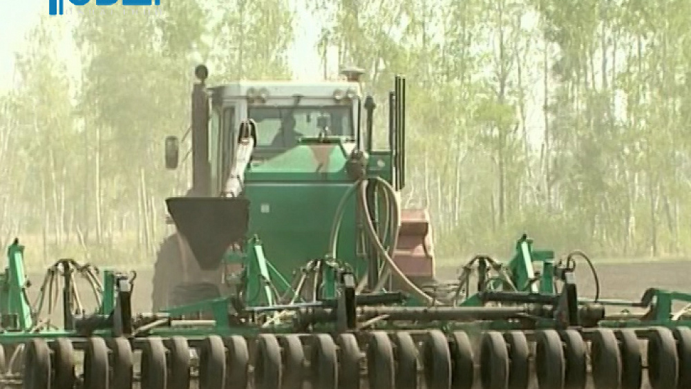 600 миллионов рублей получит область на сельские дороги