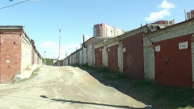 Пенсионеров и многодетные семьи освободили от налога на кооперативные гаражи