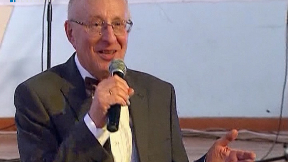  Проститься с Виталием Вольфовичем в эти выходные пришли сотни людей