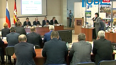 На заседании палаты городских округов Дубровский поднял проблему затягивания строительства социальных объектов. 