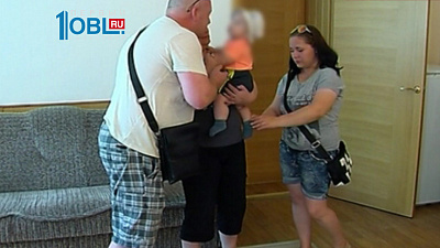 Найденного на улице ребенка вернули в семью