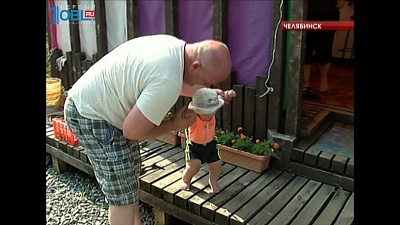 Найденного на улице ребенка вернули в семью