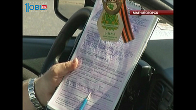 Сотрудники ГИБДД проверяют маршрутки с газобаллонным оборудованием