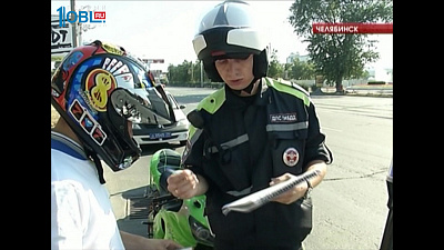 Сотрудники ГАИ проводят профилактические задержания мотоциклистов