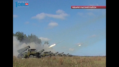 Артиллеристы блокировали и уничтожили караван условного противника на полигоне под Чебаркулем