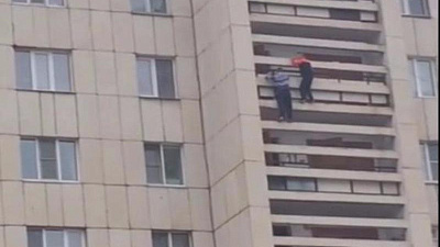 Подростки залезли на 11 этаж по балконам