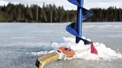 Рыбак не может остановить бешеный бур