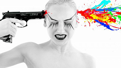 Челябинская актриса пыталась застрелиться и спрыгнуть с крыши театра