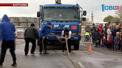 Лучшие силачи Урала приняли участие в благотворительном турнире в Вахрушево