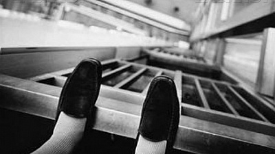 Пенсионерка спускалась с балкона по простыням