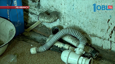 Из-за заглушки в канализации стали гадить с балкона