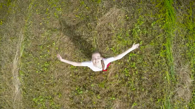 Автор хита про Путина записала новый антикоррупционный клип «Уберите руки»