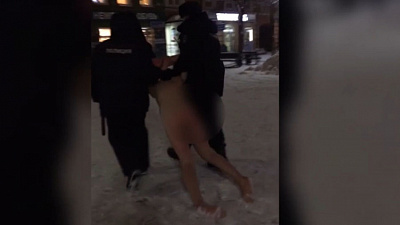Задержание голого протестанта в Челябинске сняли на видео