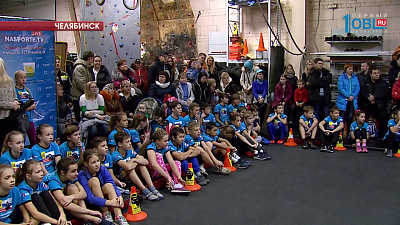 Выбрали самого сильного школьника в Курчатовском районе