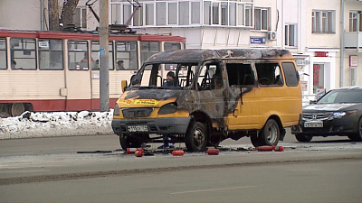 Маршрутка на ЧТЗ выгорела полностью