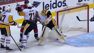 Малкин травмировал своего же вратаря