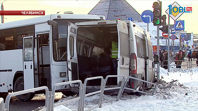 В столкновении автобуса и маршрутки пострадали 7 человек