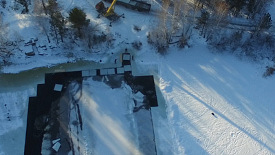 Резку льда для ледового городка в Челябинске сняли с высоты птичьего полёта