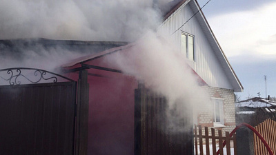 Владелец дома не смог потушить пожар в Чебаркульском районе