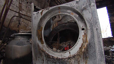 Вековой дом взорвался в Сосновском районе