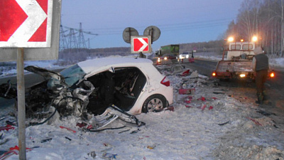 Столкновение фуры и легковушки на трассе М5 