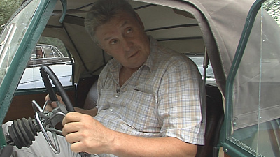 Уникальную коллекцию раритетных автомобилей продемонстрировал челябинец