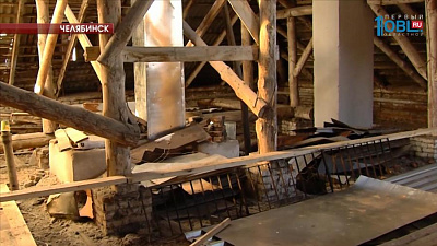 Депутат Госдумы Владимир Бурматов проверил качество ремонта в доме на улице Мира