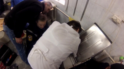 Машина для раскатки теста зажевала руку женщины в пекарне