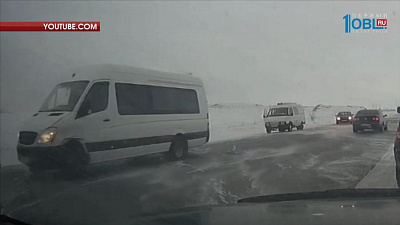 Под Магнитогорском два автомобиля сдуло ветром