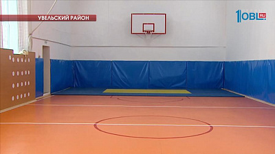 В поселке Березовка отремонтировали школьный спортзал 