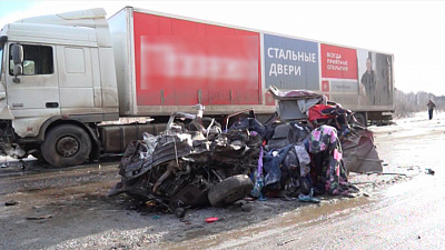 Последствия страшной аварии недалеко от Златоуста сняли на видео 