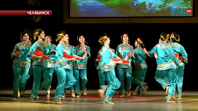 Участники "Весны студенческой" показали танцы разных народов мира