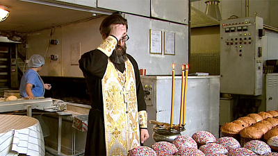 Челябинских пекарей благословили на выпечку куличей