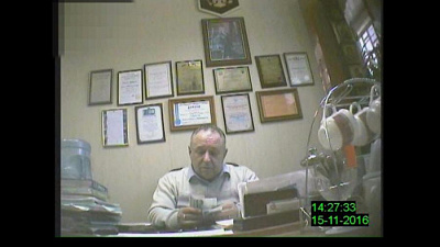 Руководителя Златоустовского колледжа сняли на видео во время получения взятки