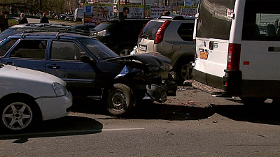 Массовое ДТП у ТРК «Родник» могло произойти из-за отказа тормозов у иномарки 