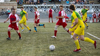 Звезды КХЛ проиграли администрации Копейска в футбольном матче